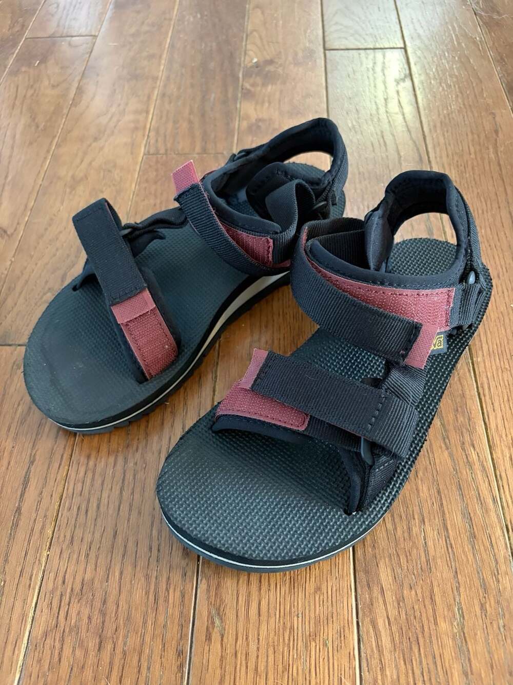 Teva Universal Trail Women's Hiking Sandals in Black/Red